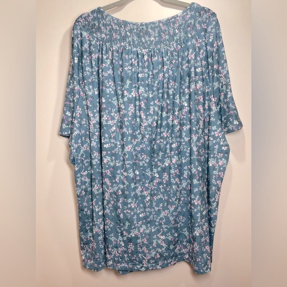 NWT BloomChic Women's Plus Size Short Sleeve
Blue Floral Lace Top Size 26W - Picture 6 of 7